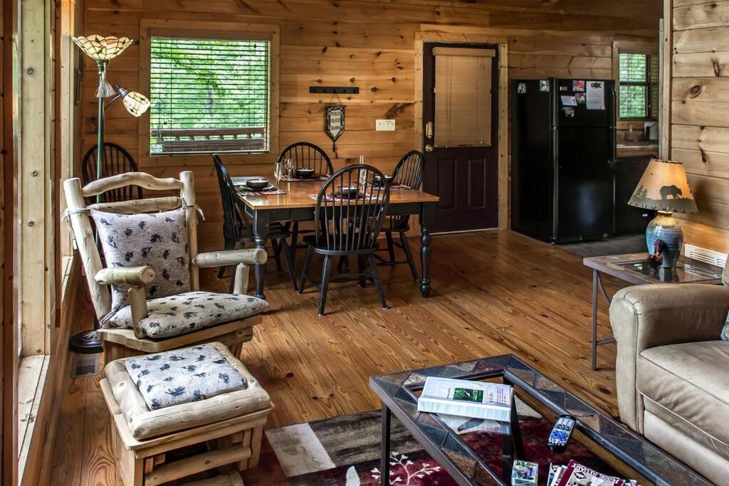 Holly Tree Hideaway - Semi Secluded Mtn Setting Βίλα Sevierville Εξωτερικό φωτογραφία