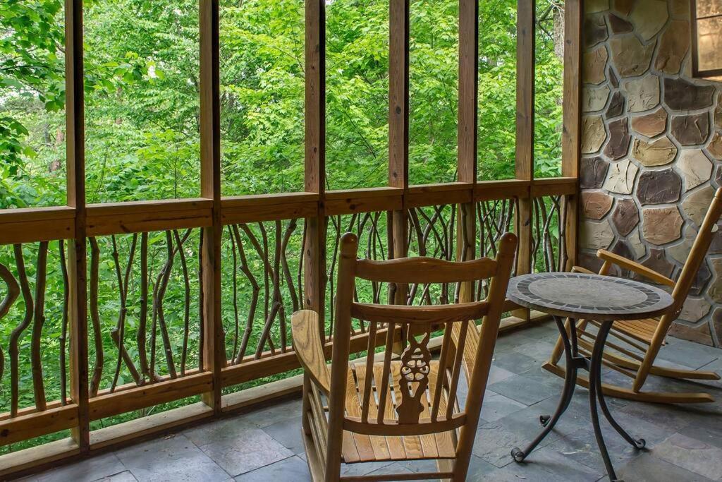 Holly Tree Hideaway - Semi Secluded Mtn Setting Βίλα Sevierville Εξωτερικό φωτογραφία