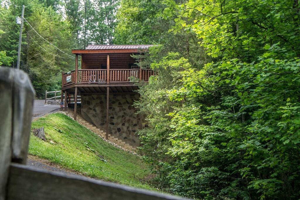 Holly Tree Hideaway - Semi Secluded Mtn Setting Βίλα Sevierville Εξωτερικό φωτογραφία